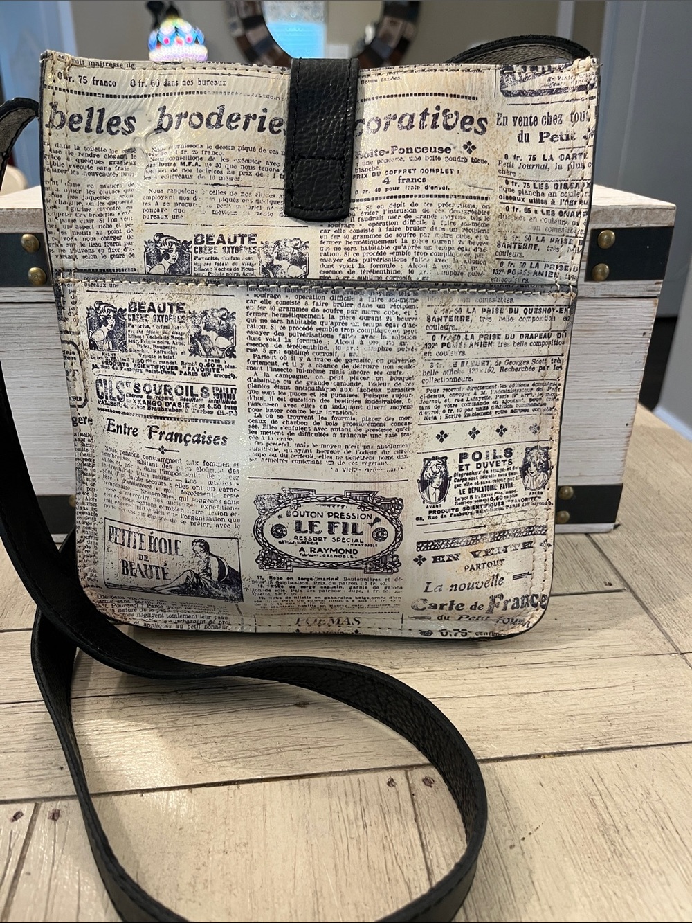 Patricia Nash Black & Beige Newspaper Print Crossbody - Picture 2 of 6